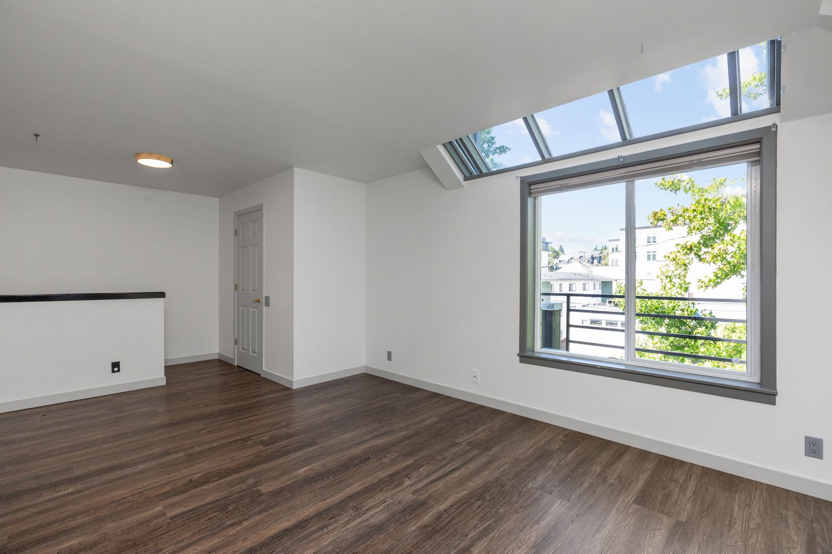 2-Bedroom Queen Anne Condo with Secured Parking – photo 5