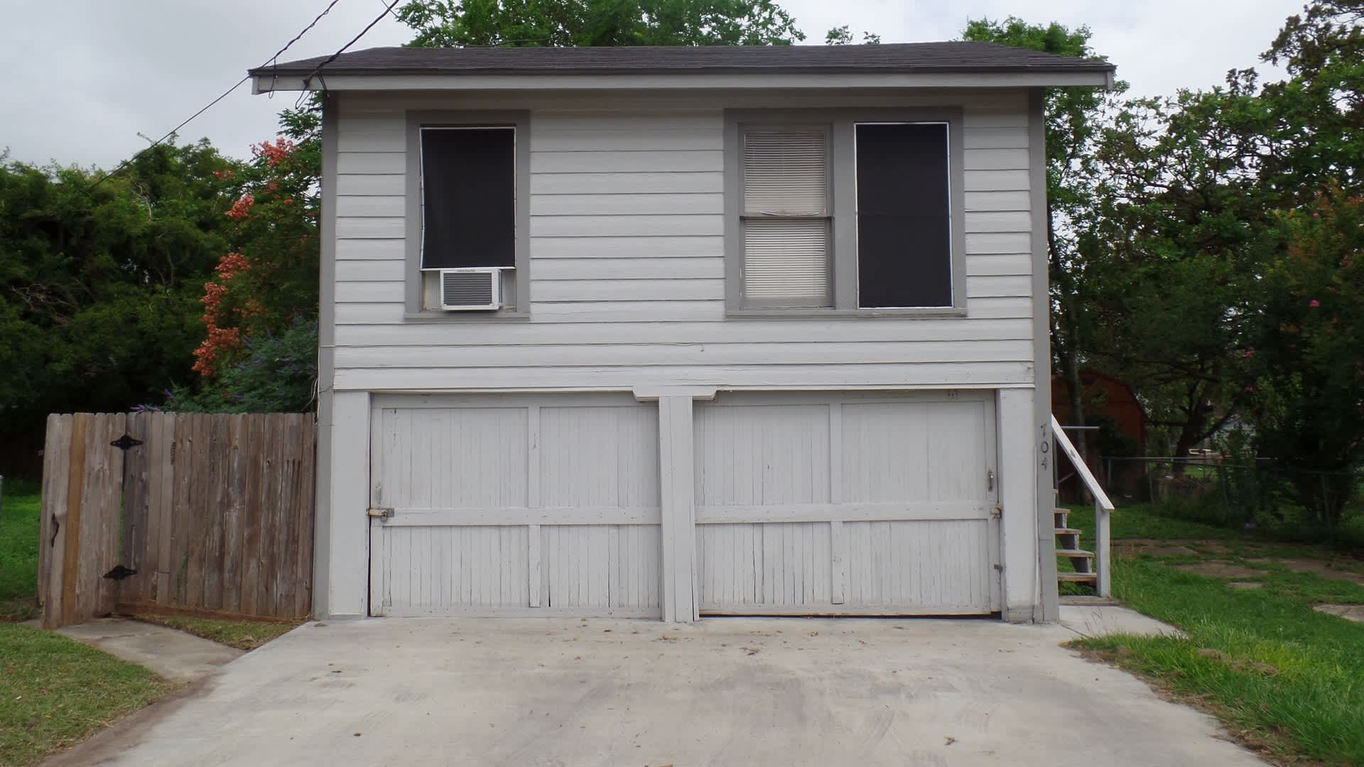 Efficiency Garage Apartment – photo 3