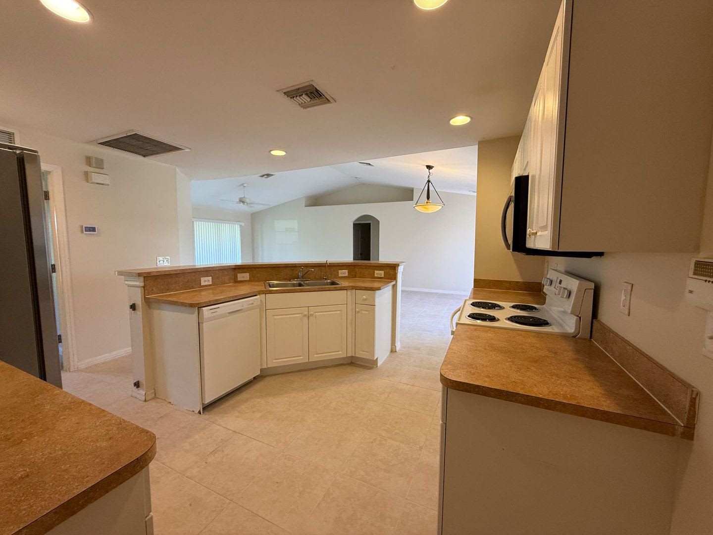 HALF OFF FIRST MONTH!!!! 3/2 Single Family Home!!!! – photo 4