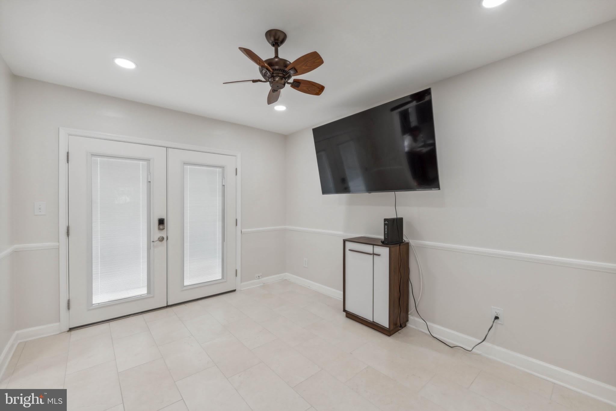 6008 WATERBURY Court – photo 3