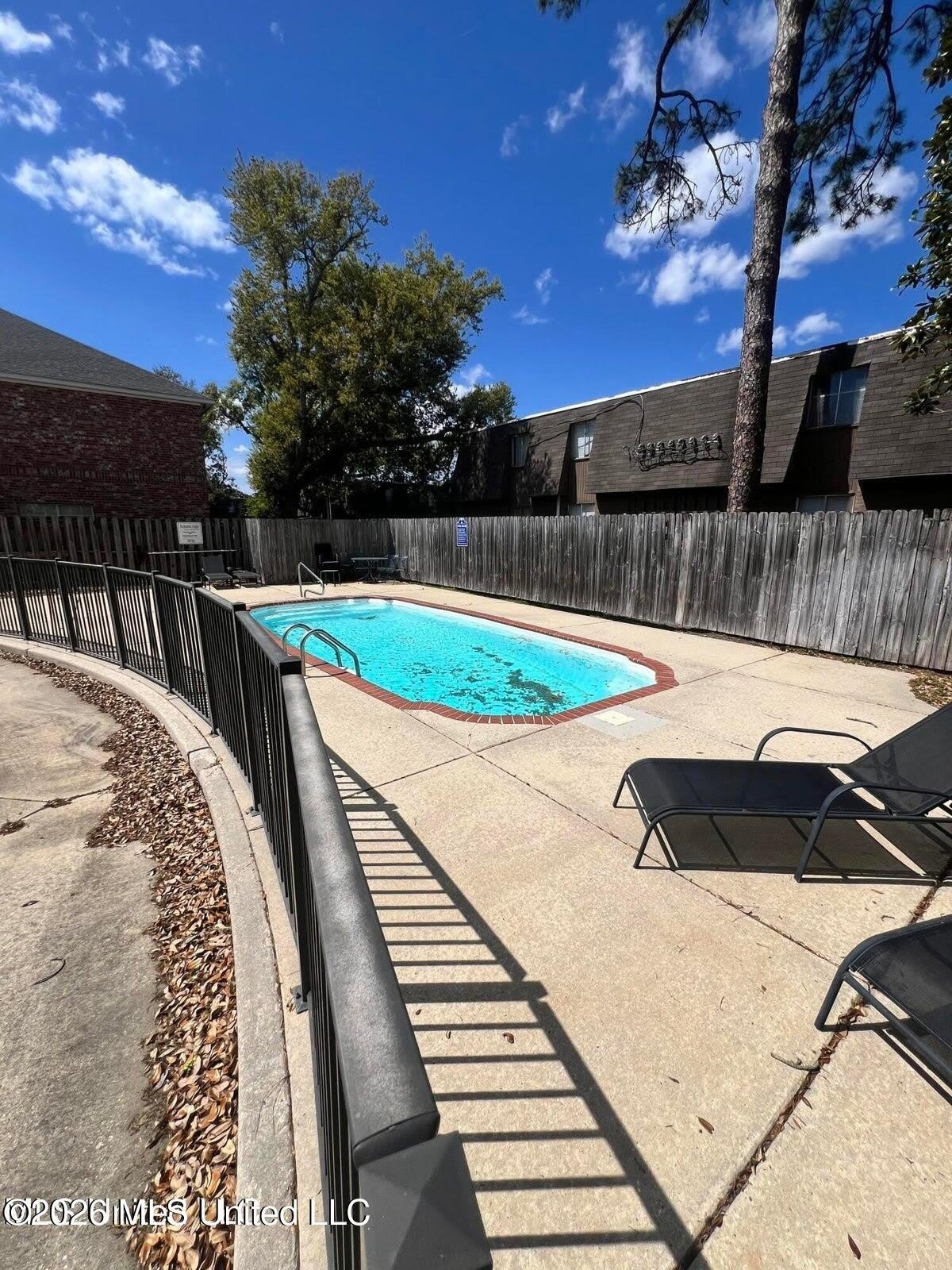 111 Armand Oaks – photo 3