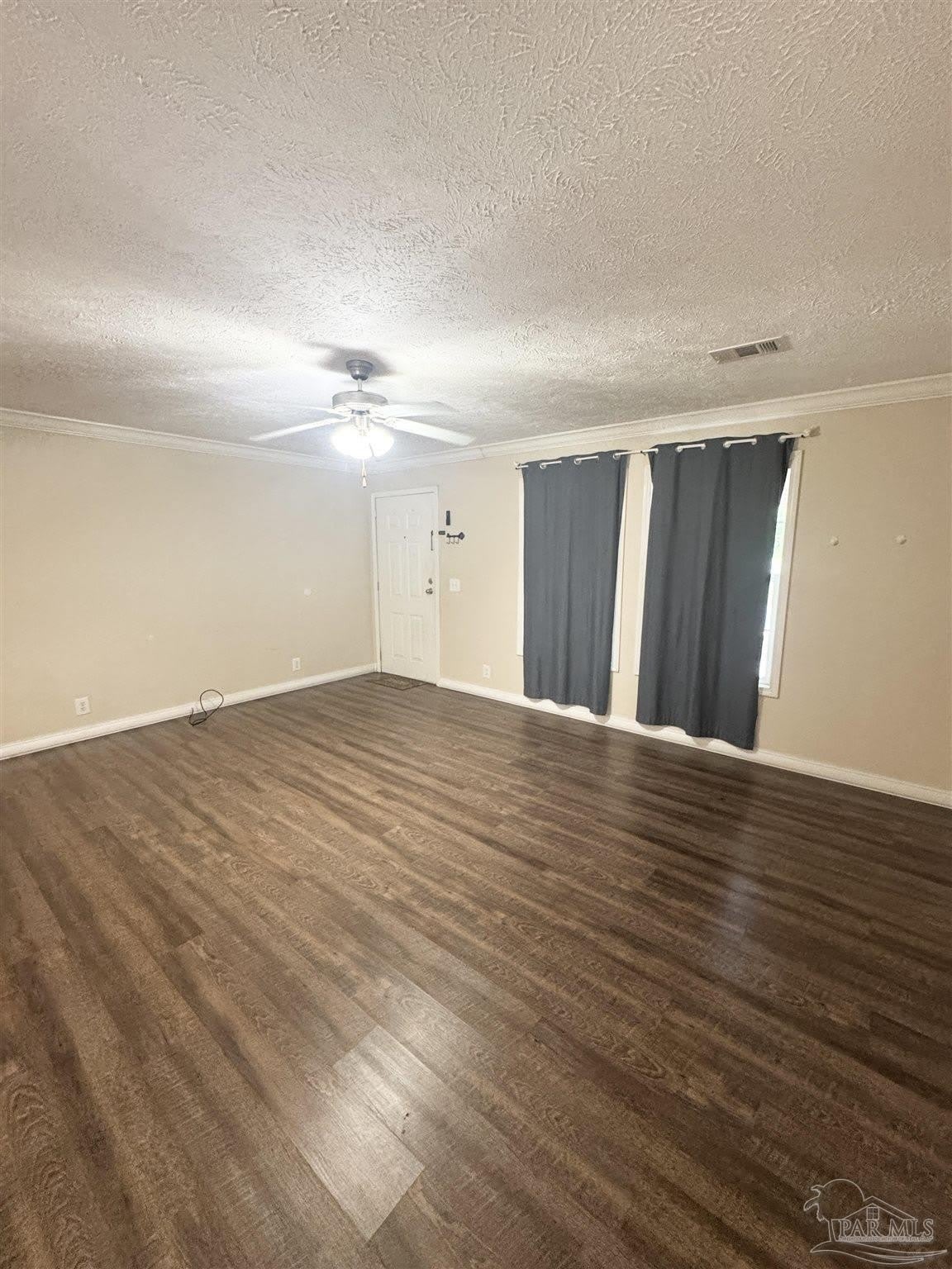 1002 Mills Ave – photo 5