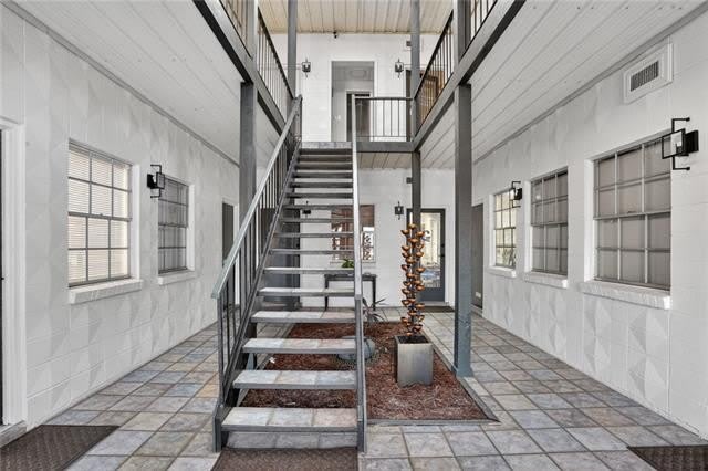 3005 HARVARD Avenue – photo 3