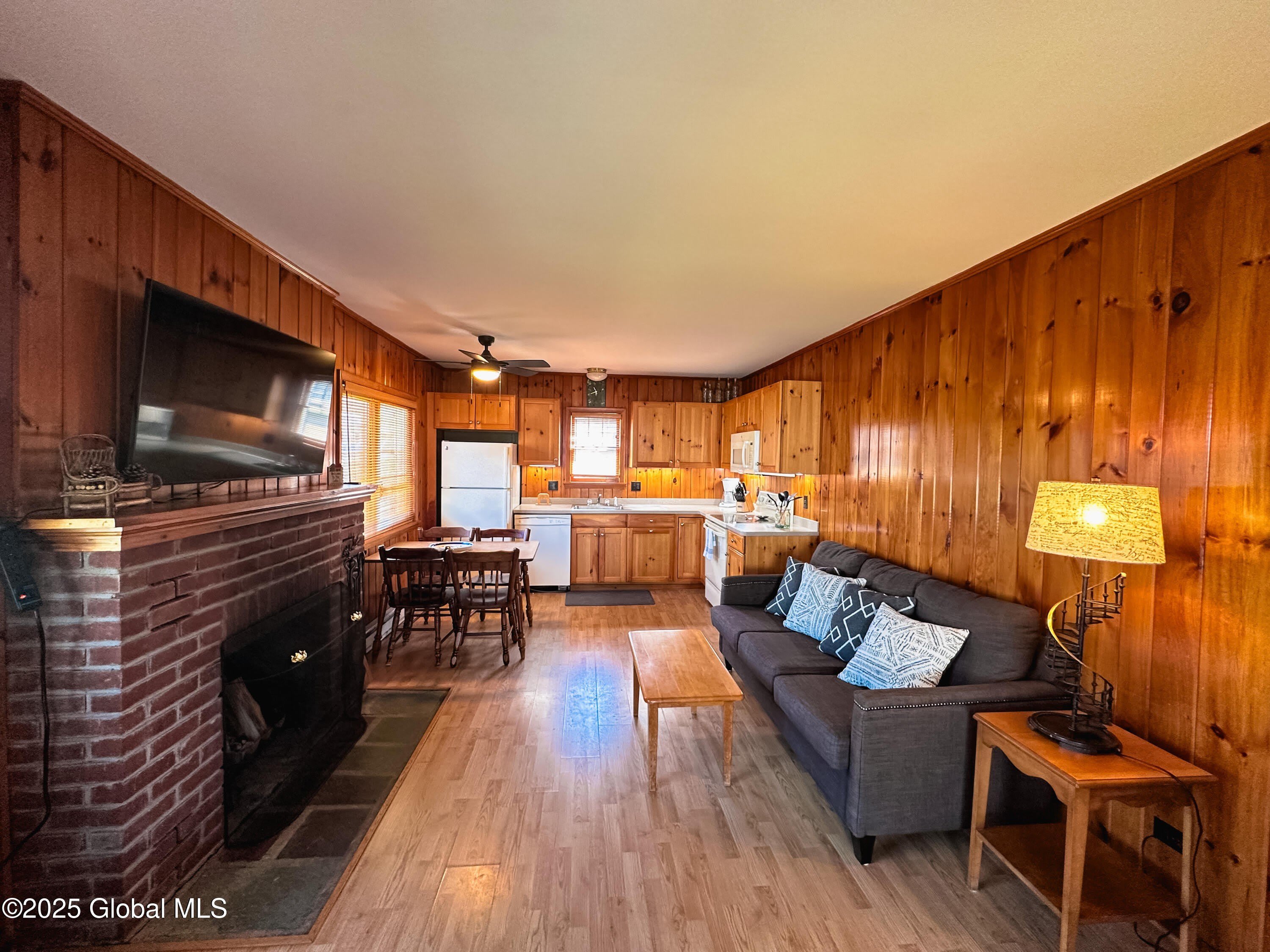12 Seneca Drive – photo 4