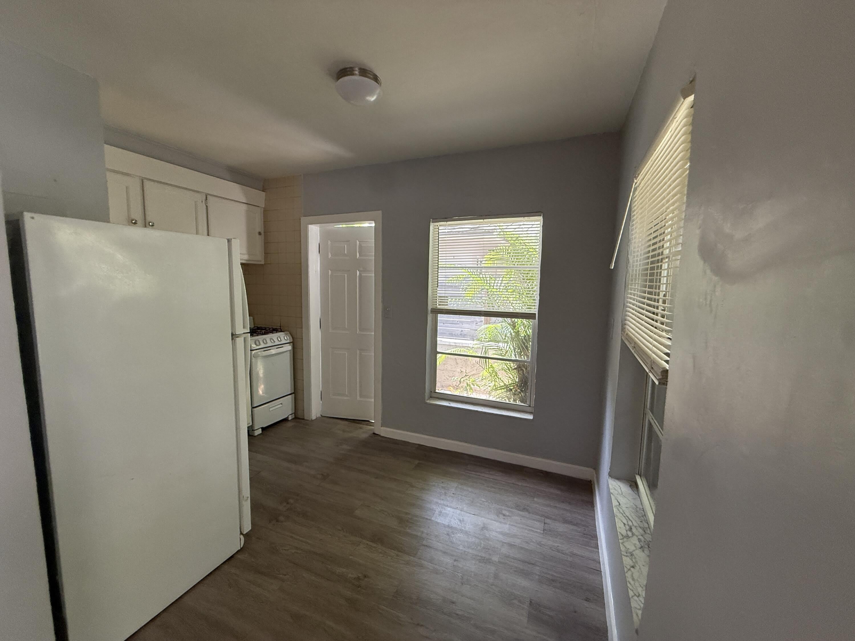 643 NE 17TH Terrace – photo 5