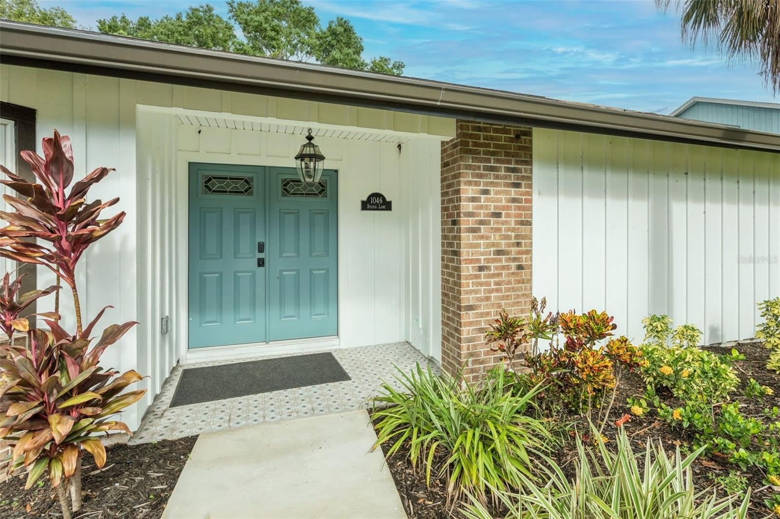 1046 SYLVIA Lane – photo 3