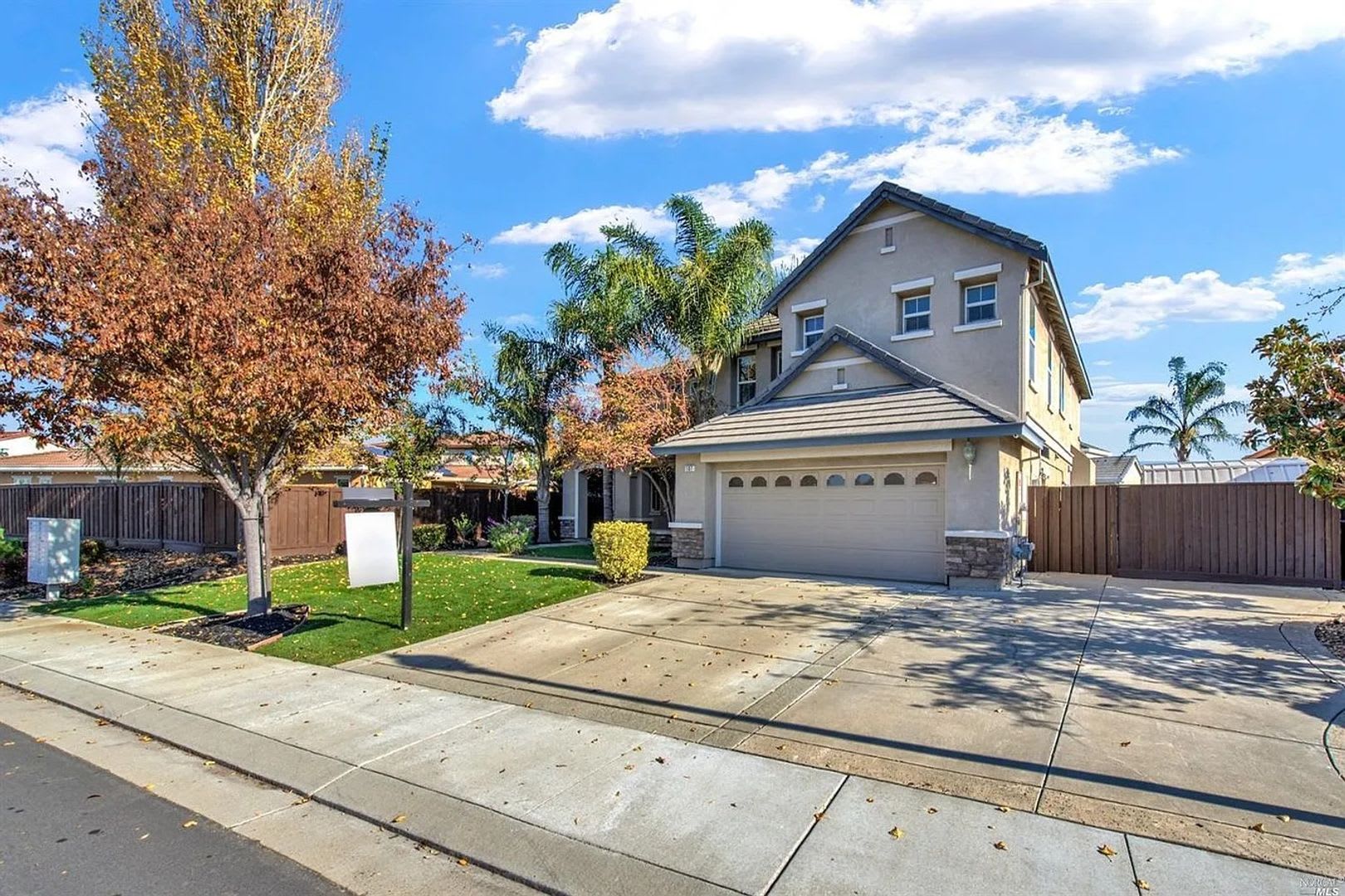 Large 3,915 Sq Ft. 4 Bedroom w/ RV Parking and Solar in Vacaville *Star Rentals – photo 4