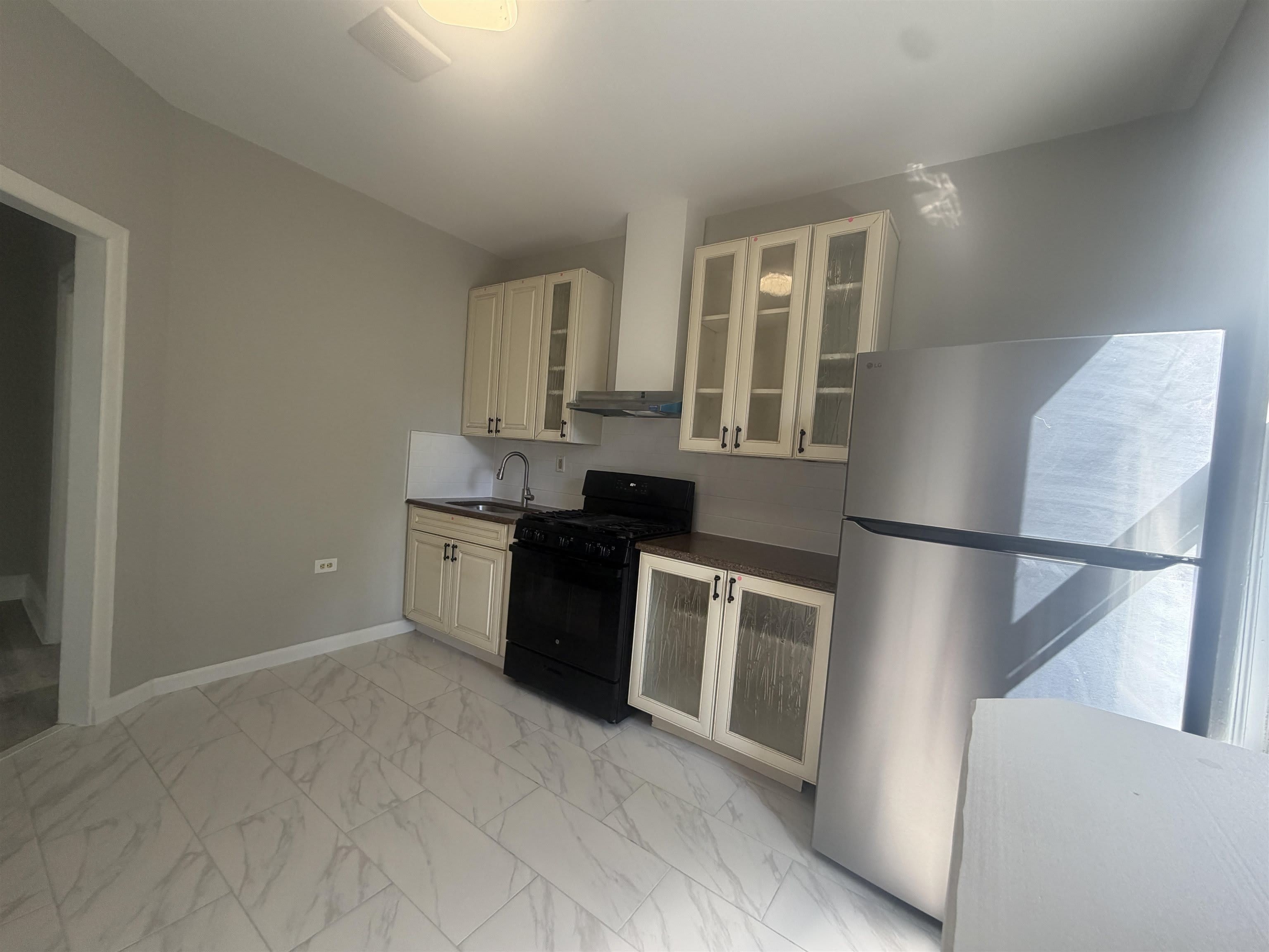 166 GRANT AVE – photo 4