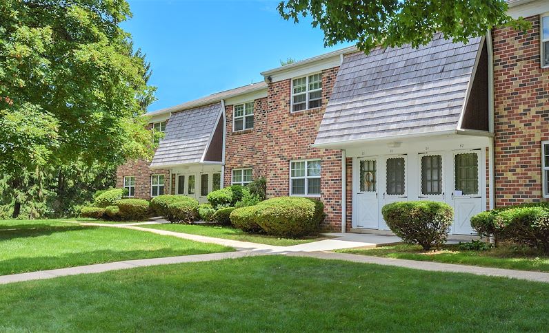 Springetts Apartments – photo 2