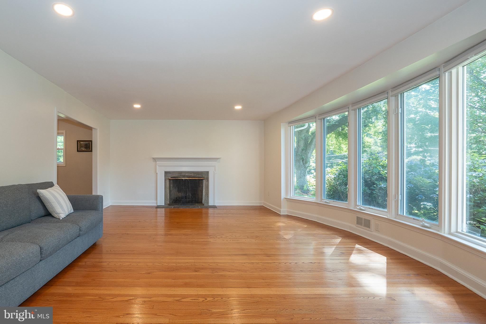 37 MEADOWS Lane – photo 4