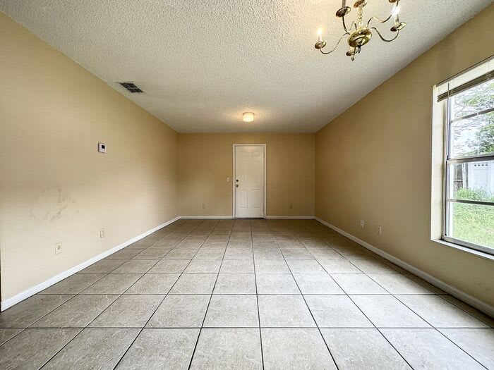 606 Claude Holmes Senior Avenue – photo 4