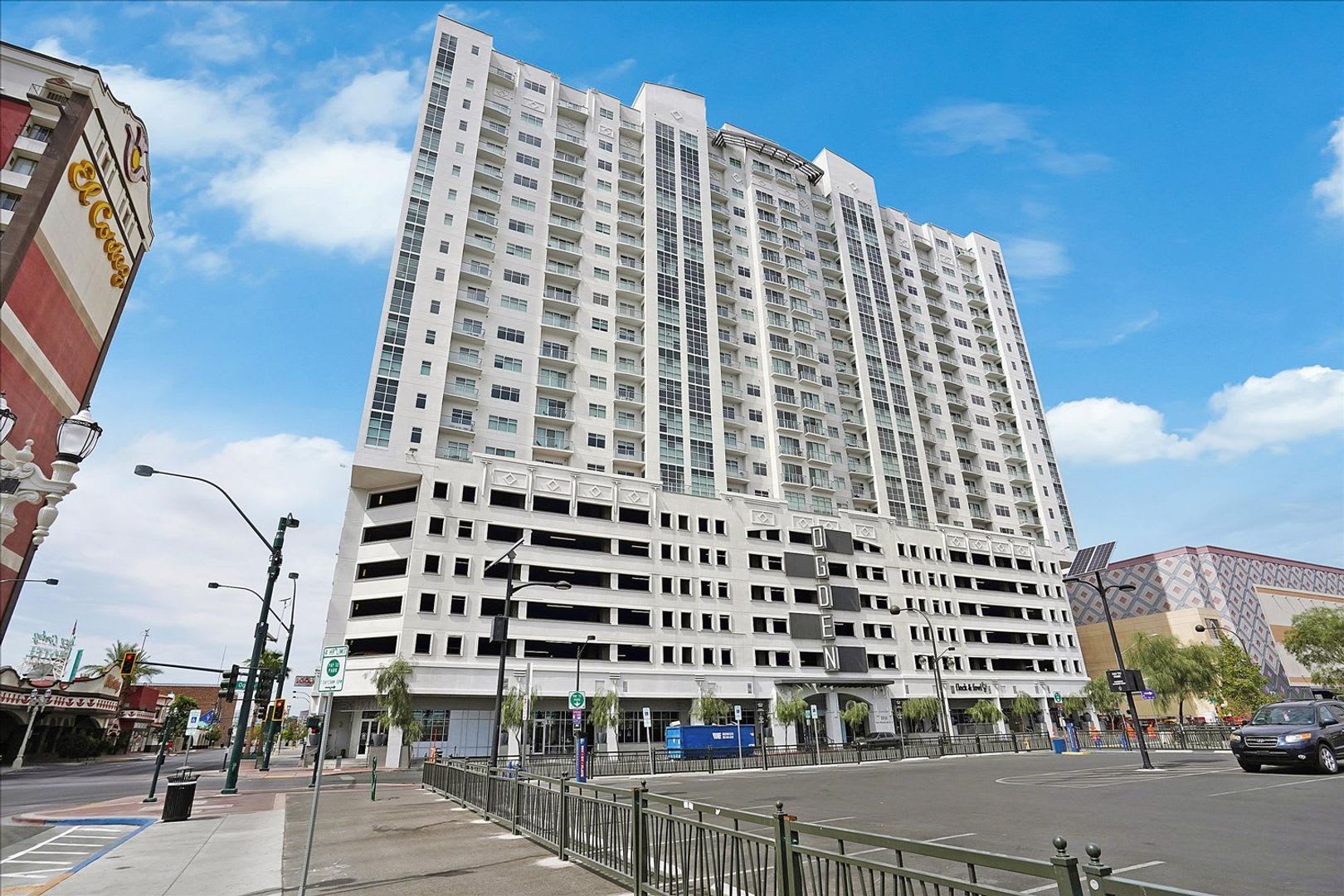 Luxury High-Rise Condo on Downtown Fremont Street! – photo 1