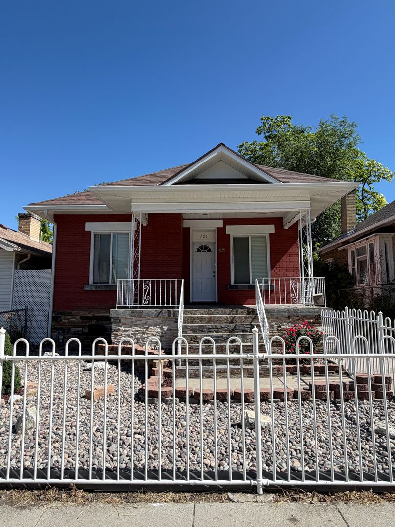 GET $875 OFF THE FIRST MONTHS RENT!!! – photo 1