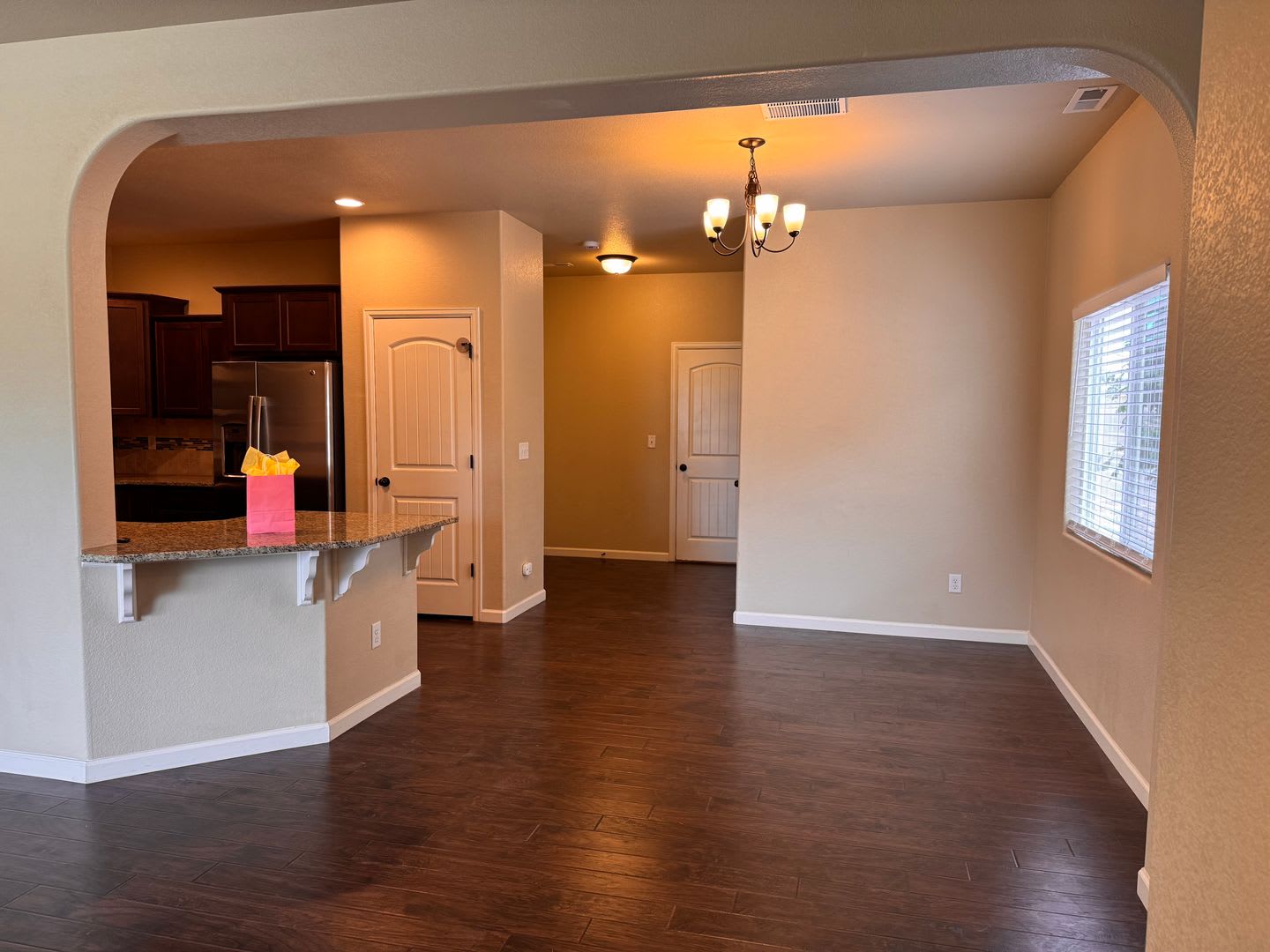 3 Bedroom 2.5 Bathroom Townhouse w/ AC – photo 2