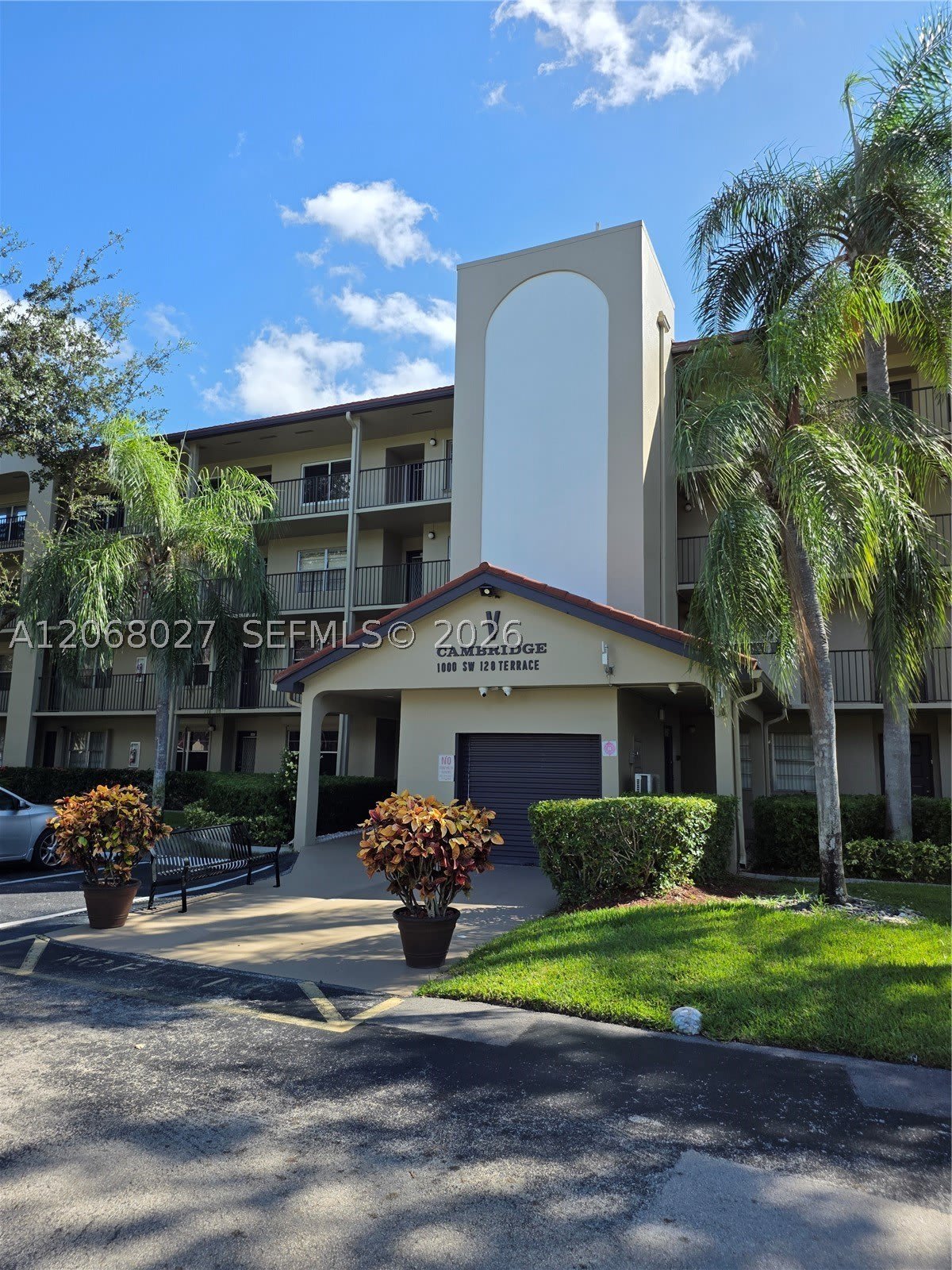 1000 SW 128th Ter – photo 1