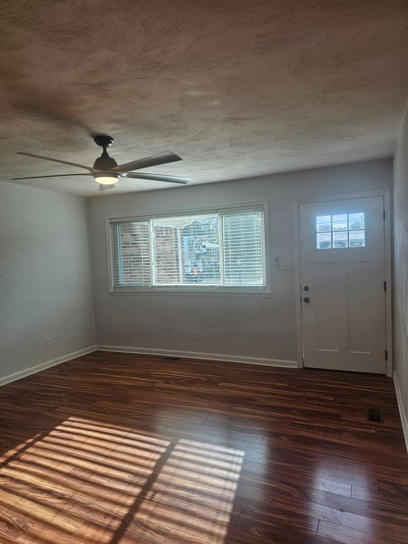 1068 Sharon Dr – photo 3