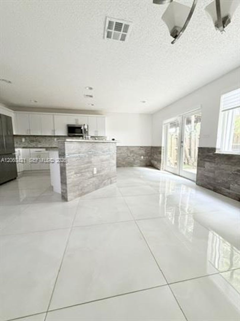 11612 NW 50th Ter th 11612, Doral, FL 33178 – photo 5