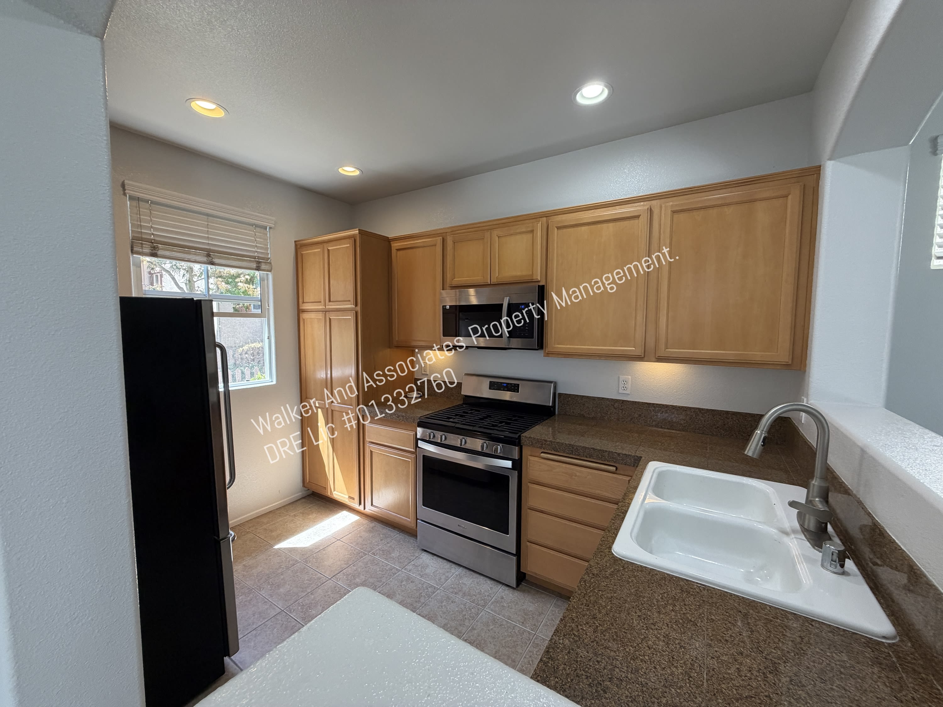 2245 Lily Ln – photo 4