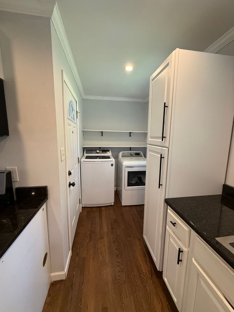 Beautifully Remodeled 3-Bedroom Home with Large Fenced Yard – photo 5