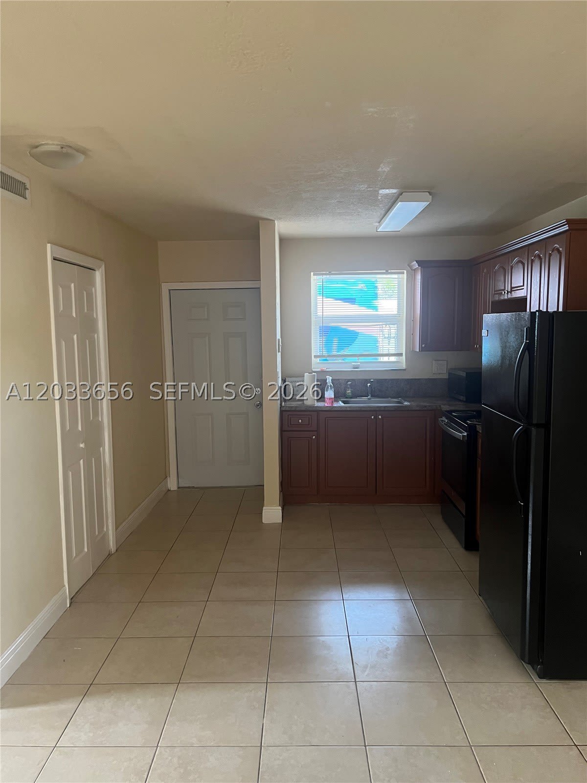 5900 NW 1st Ave – photo 3