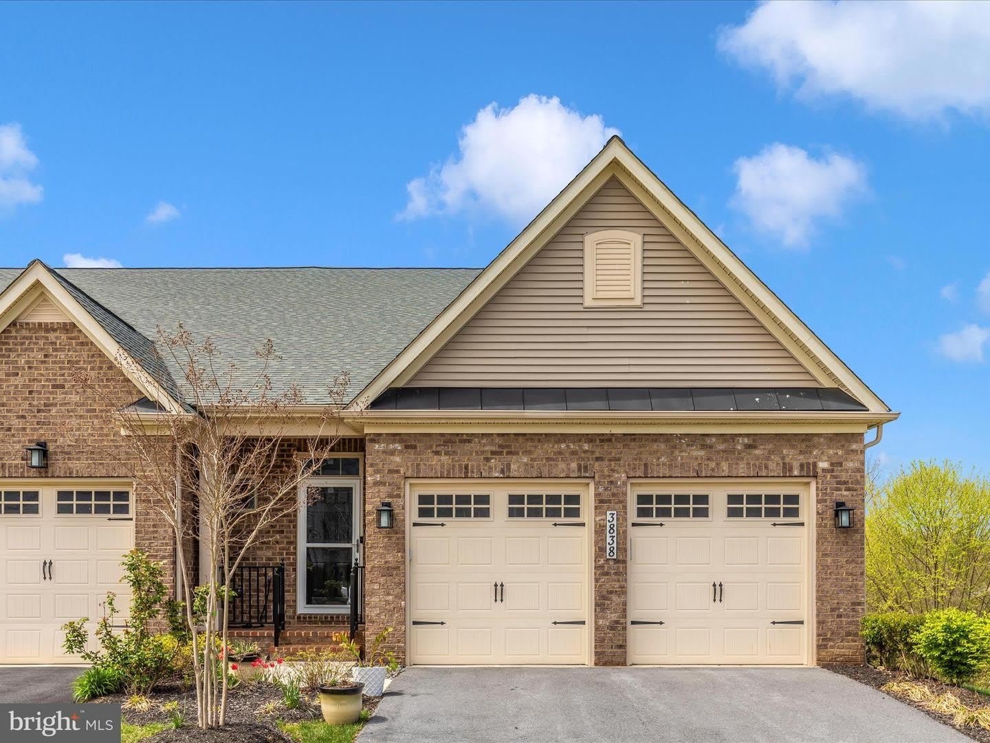 3838 FULHAM RD – photo 1