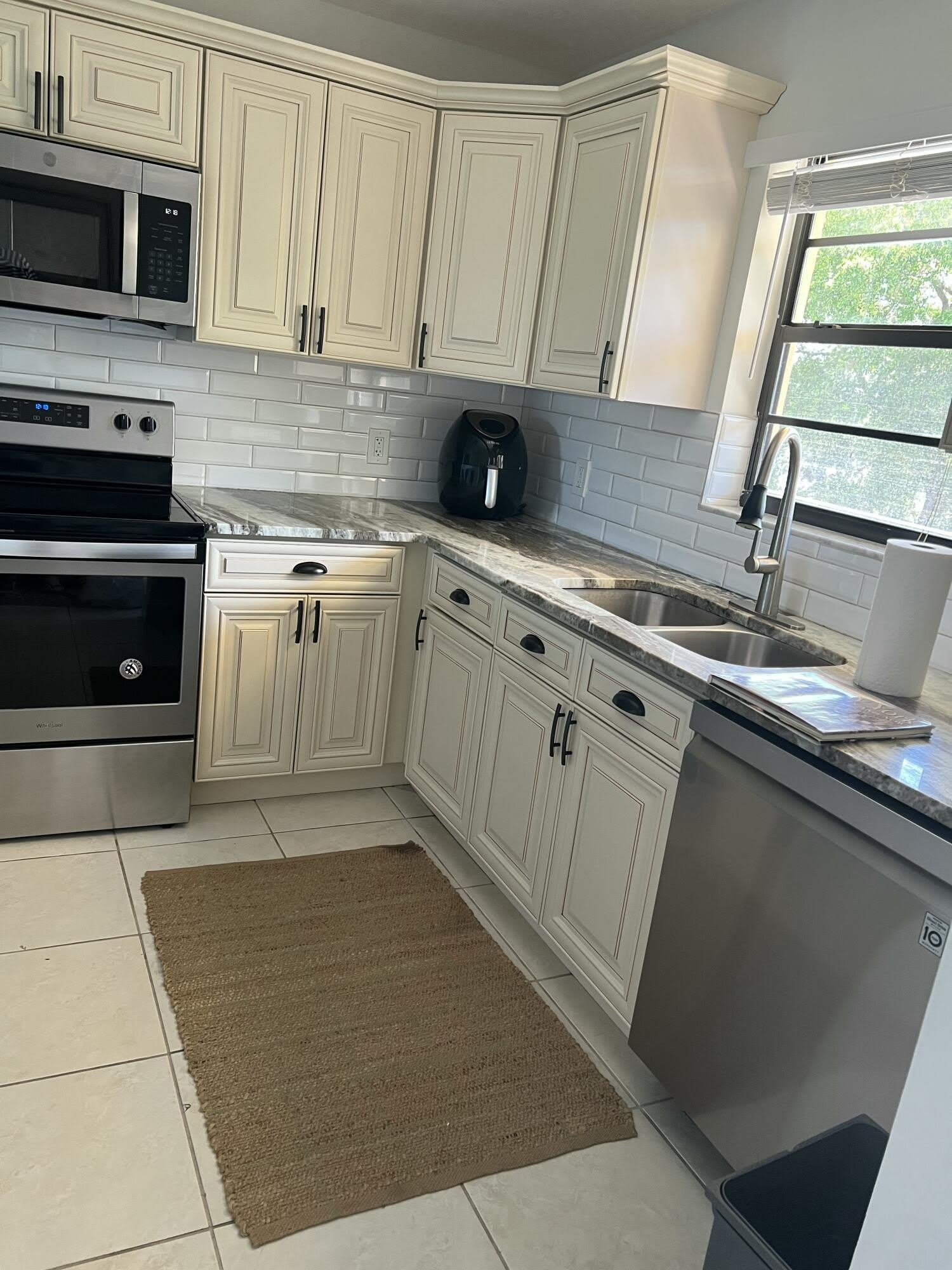 327 Southwind Drive – photo 3