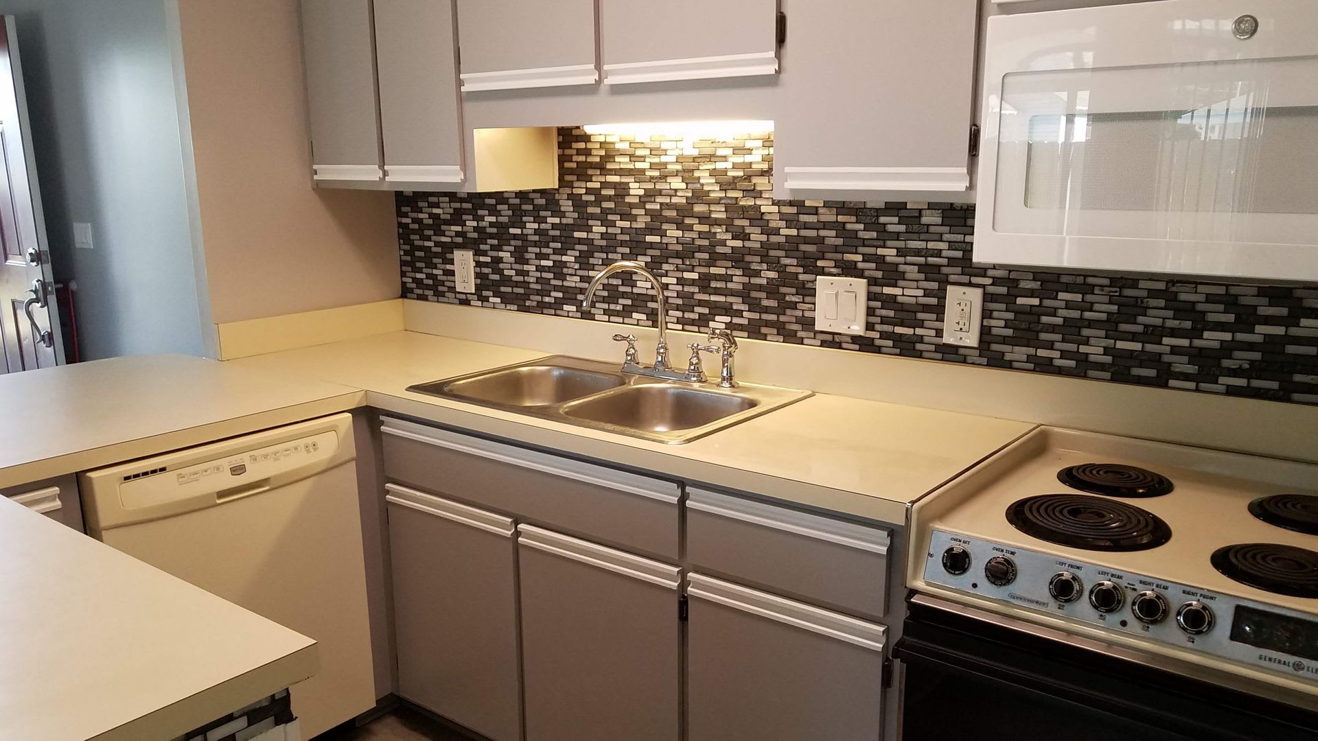 817 Premier Dr – photo 5