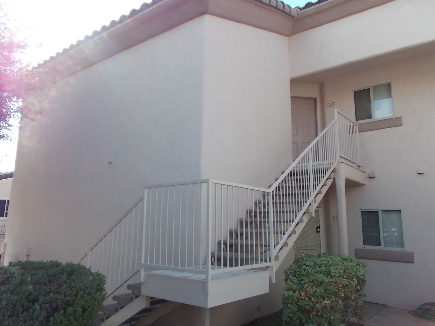 Charming 2 Bed / 2 Bath Condo with Fireplace & Balcony – Prime Location! – photo 2