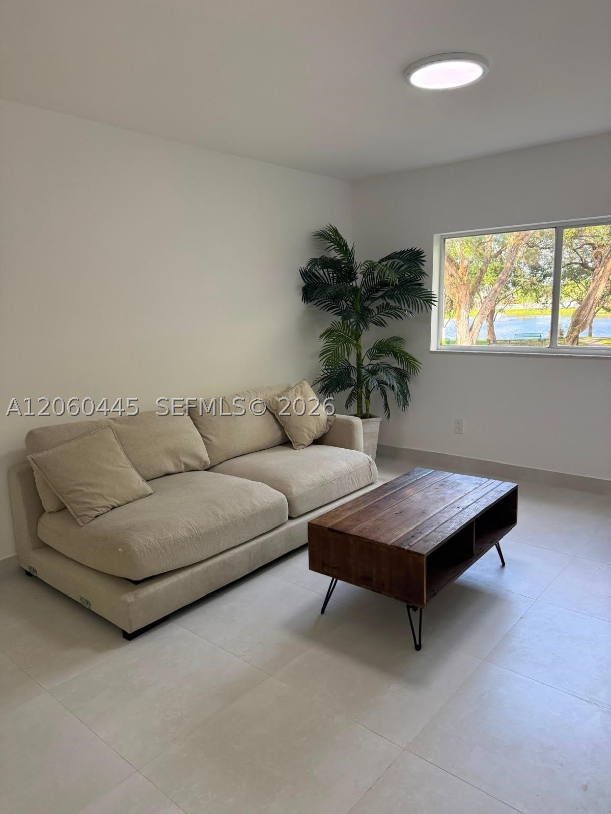 3680 N 56th Ave – photo 2