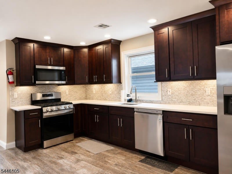 850 Rebecca Pl – photo 2