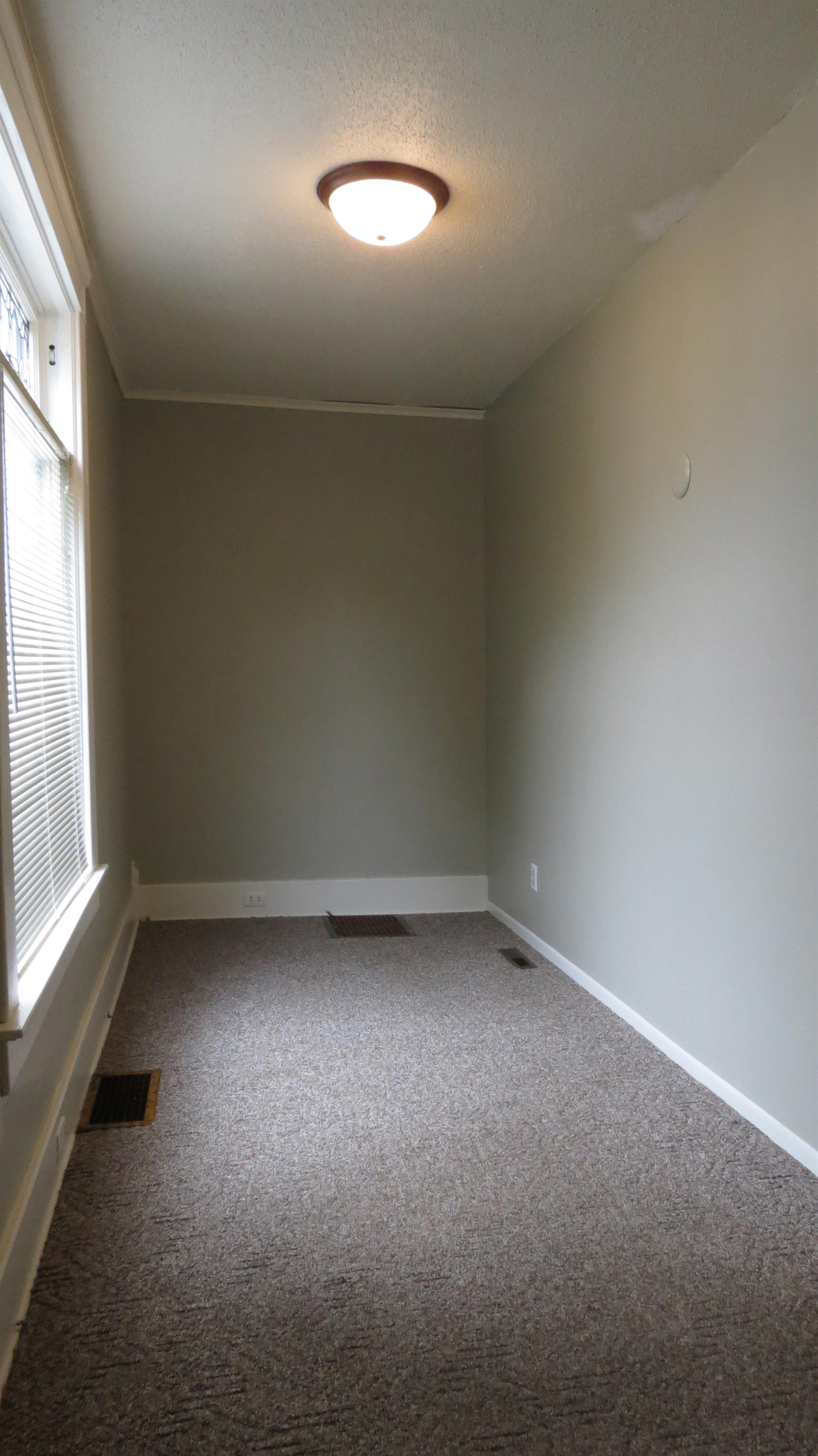 402 Lincoln Avenue – photo 2