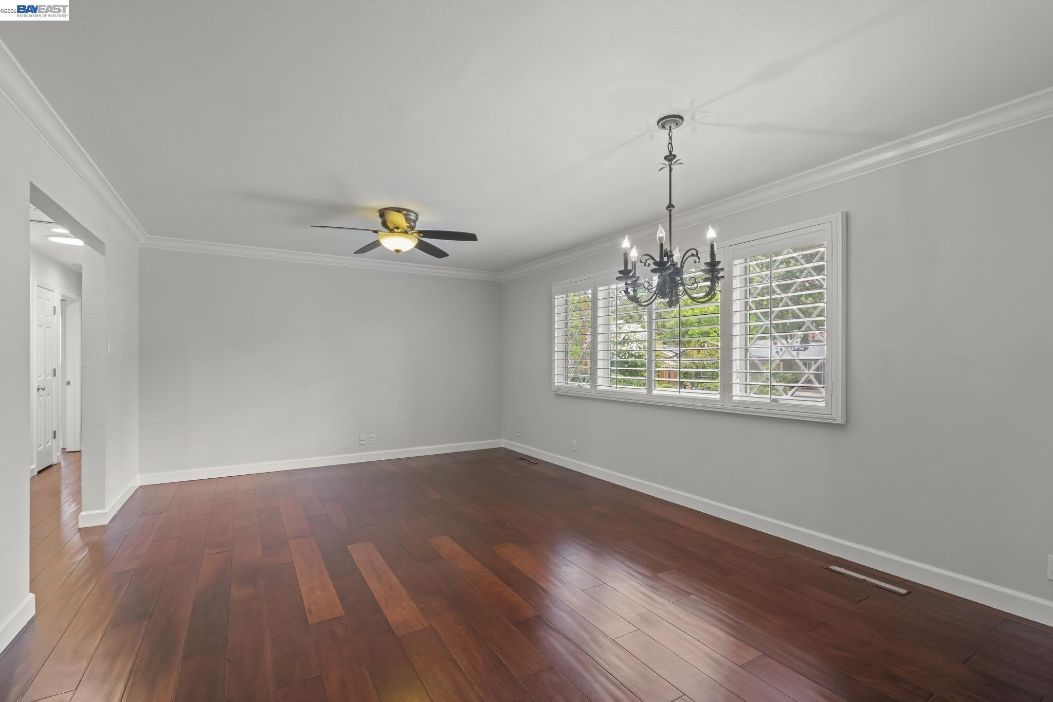 647 Bonita Ave – photo 3