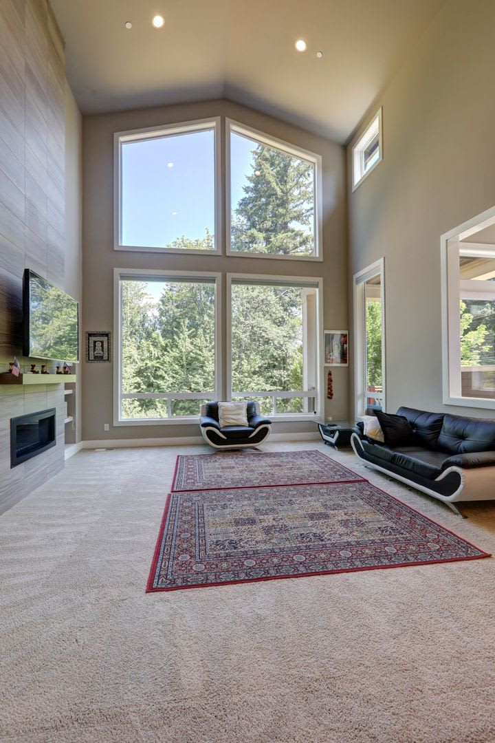 Stunning 5-Bedroom Sammamish Home with Main-Level Guest Suite – photo 5
