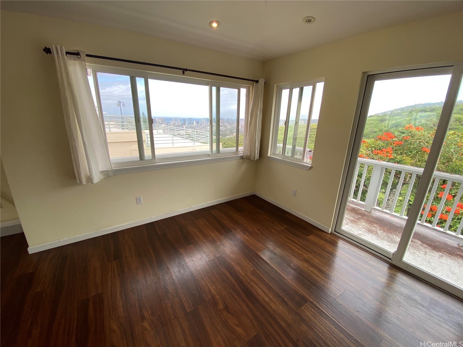 1886 St Louis Drive – photo 3