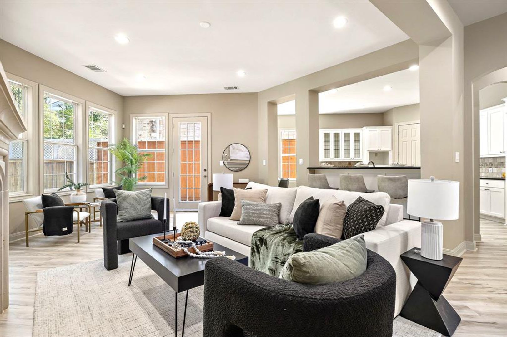 3508 Red River St Spacious 6 Bed Walking To Ut For Aug 2028 – photo 3
