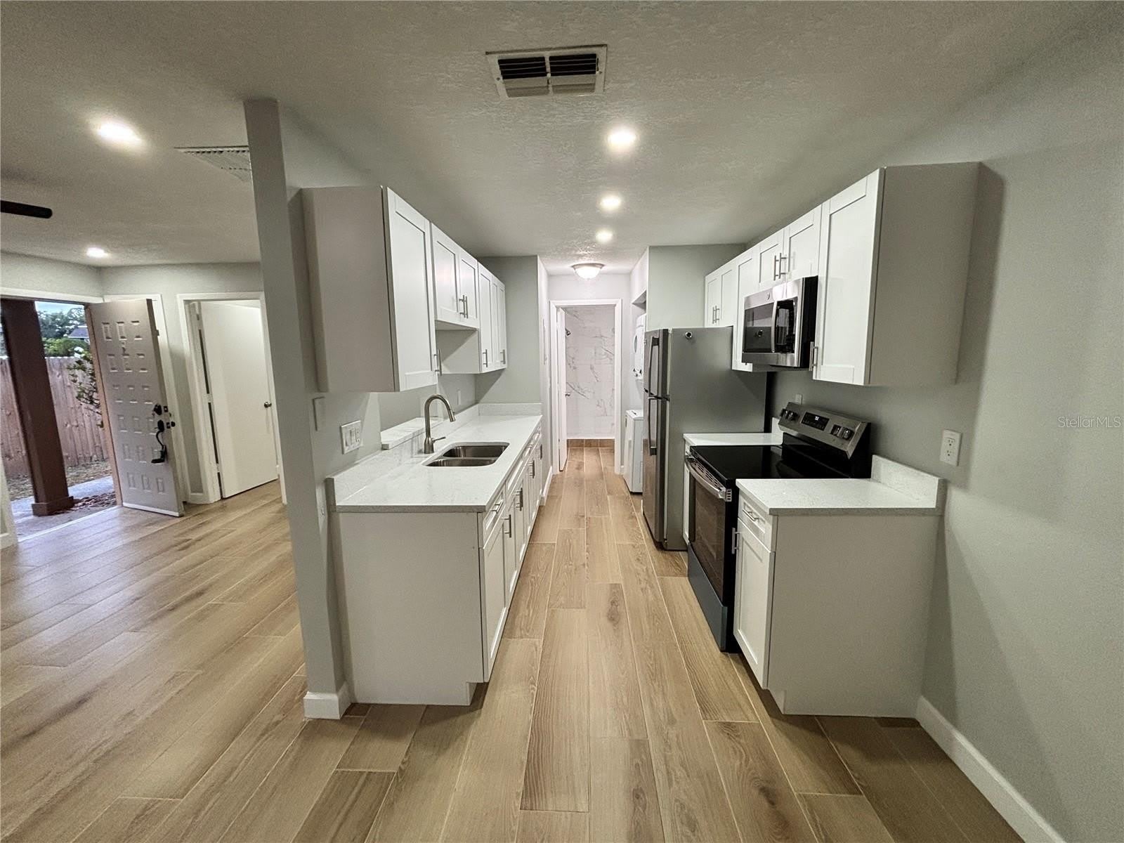 14025 Village View Drive – photo 5