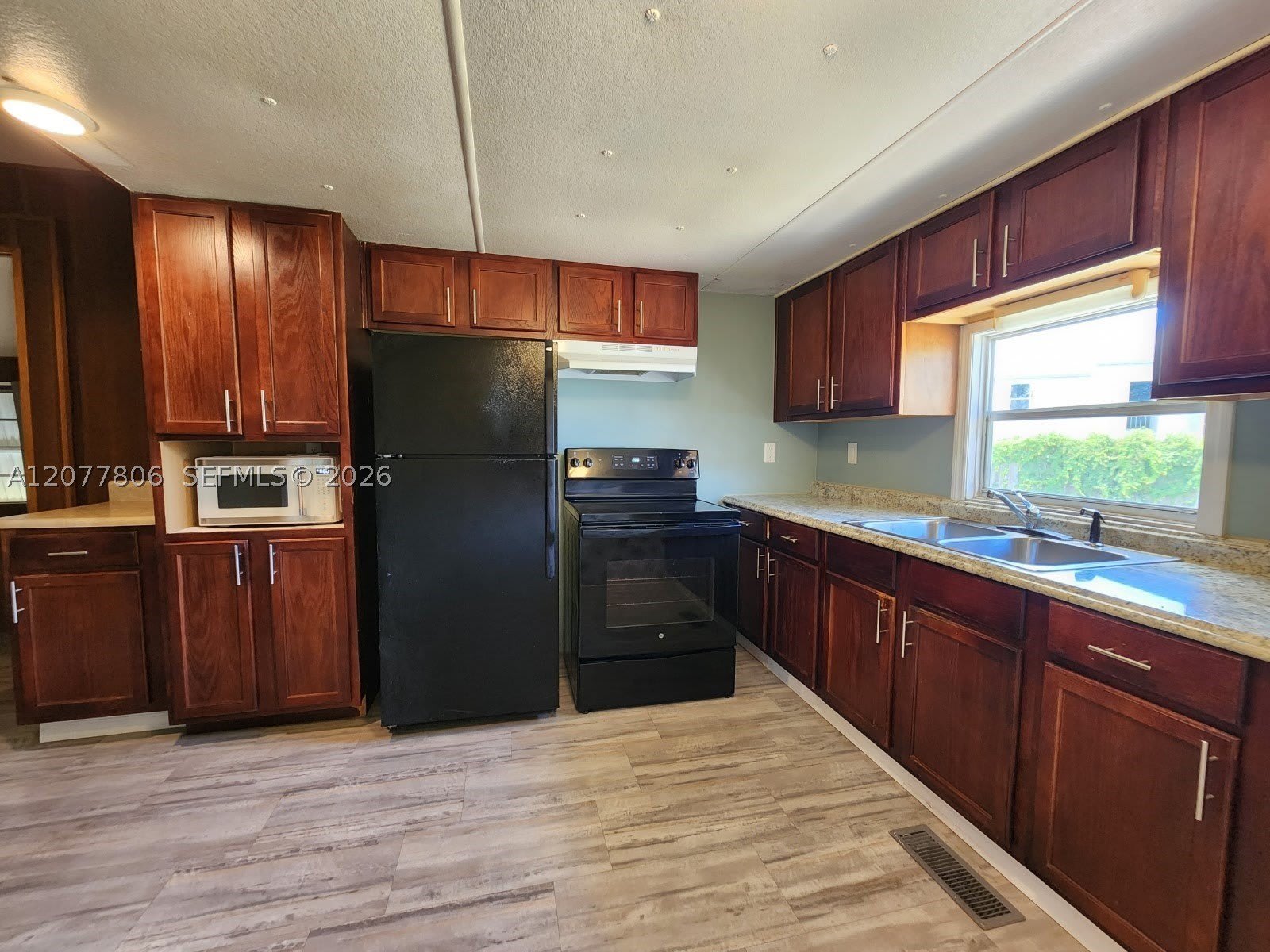 4248 Hibiscus Cir – photo 3