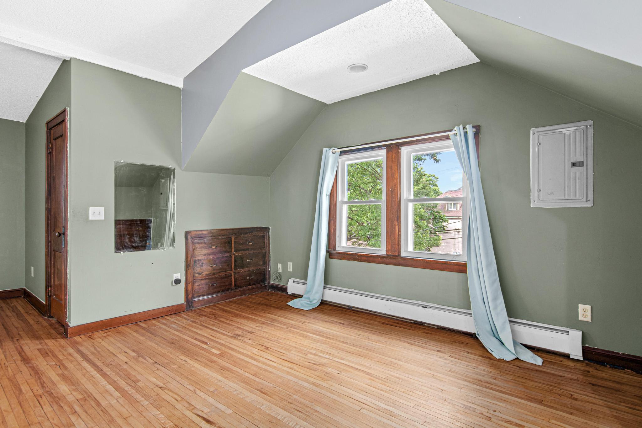 3347 Emerson Avenue North – photo 5