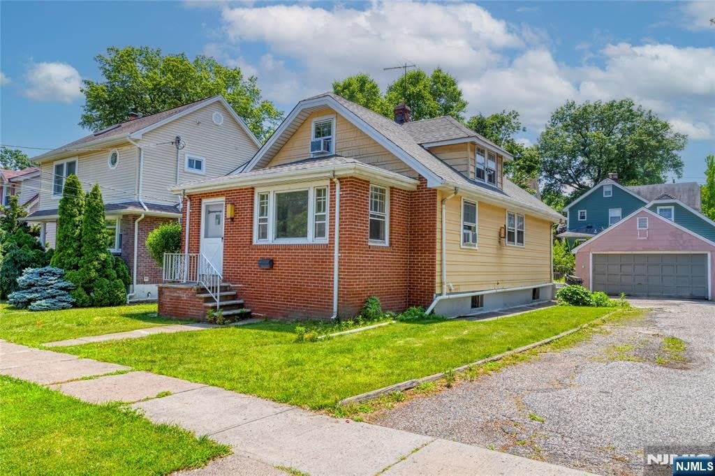 824 Linden Avenue – photo 2