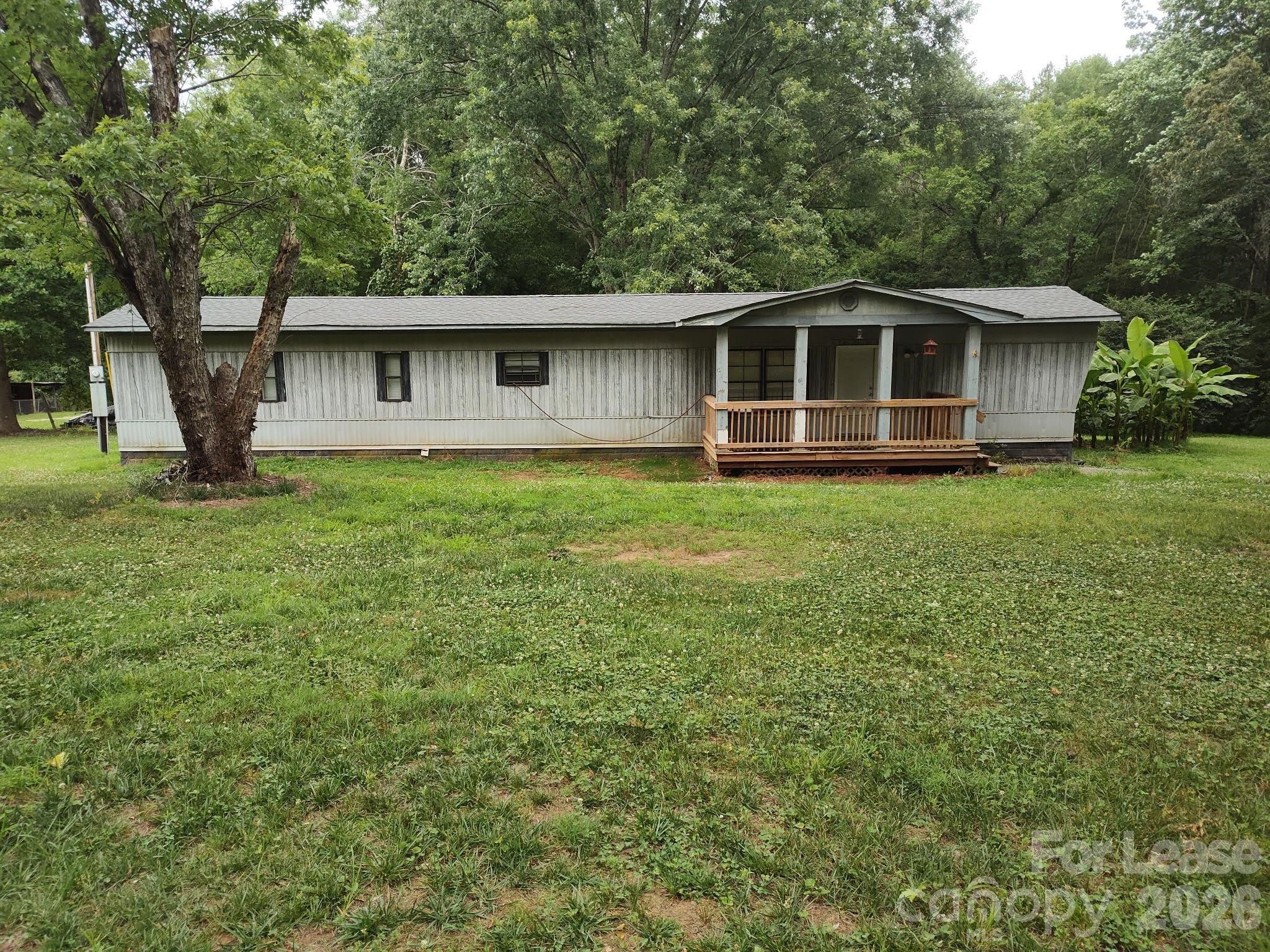 1024 Lindsay Drive – photo 2
