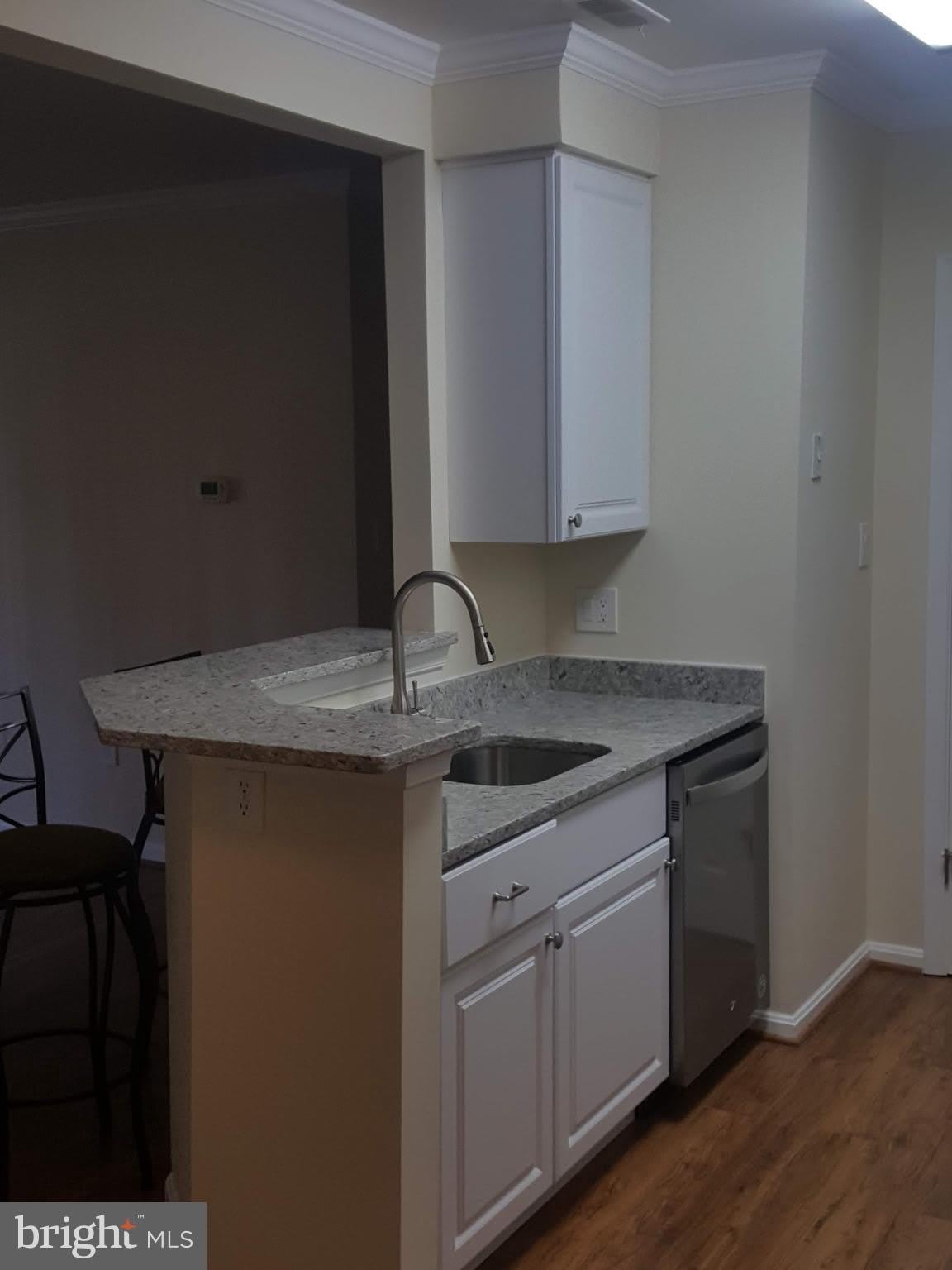 6921 VICTORIA Drive – photo 4