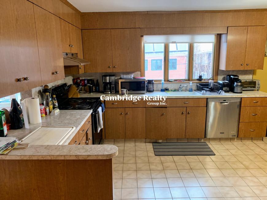 540 Main St. – photo 1