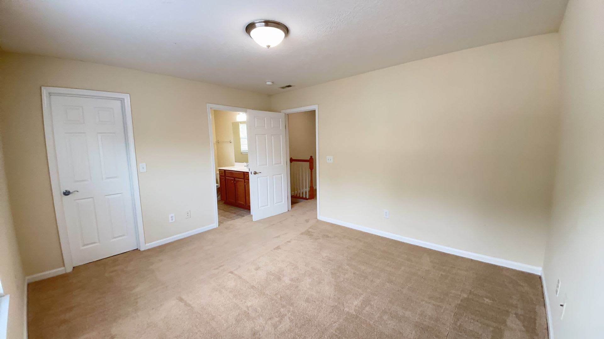 3 Bedroom, 2.5 House – photo 4