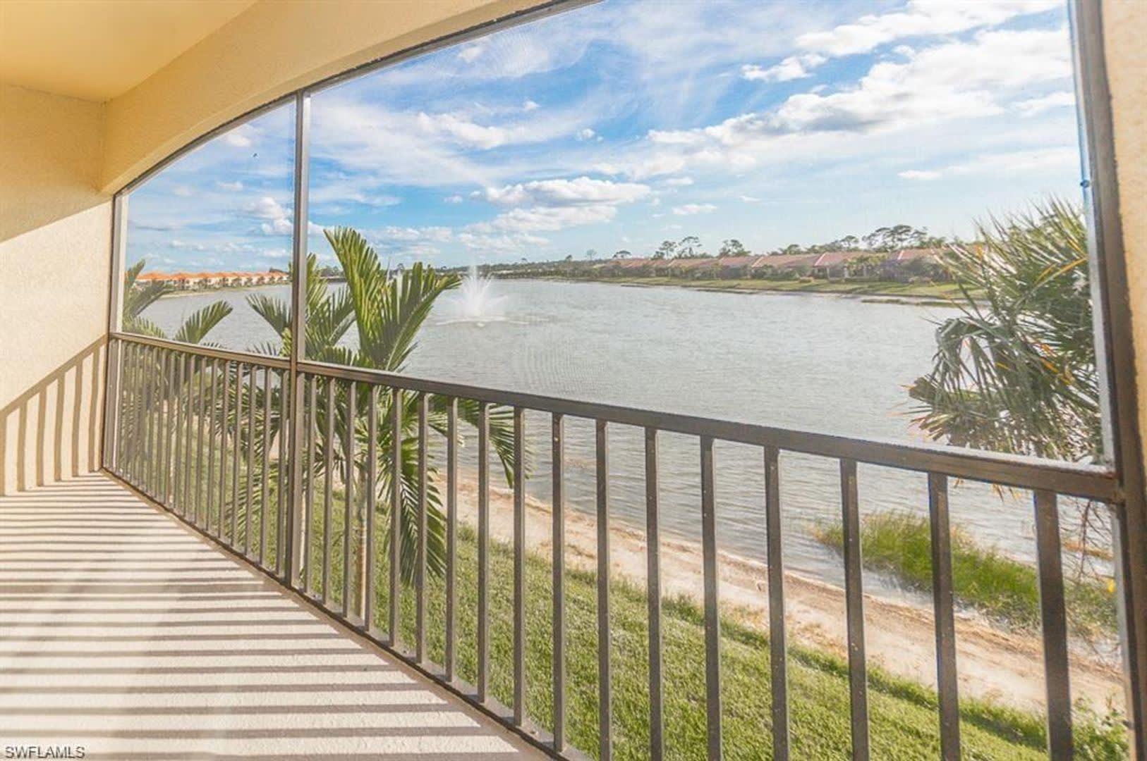 Brand new Construction Coach Home in Paloma Overlooking the Lake! – photo 5
