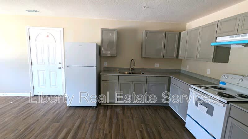 1474 Kelly Dr – photo 4