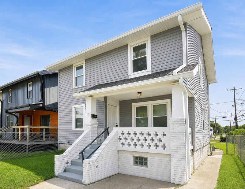 1112 Peters Ave – photo 1
