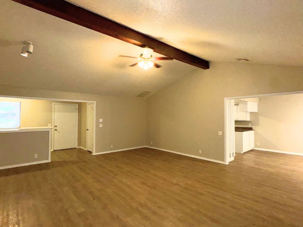 200 Lochwood Cir – photo 5