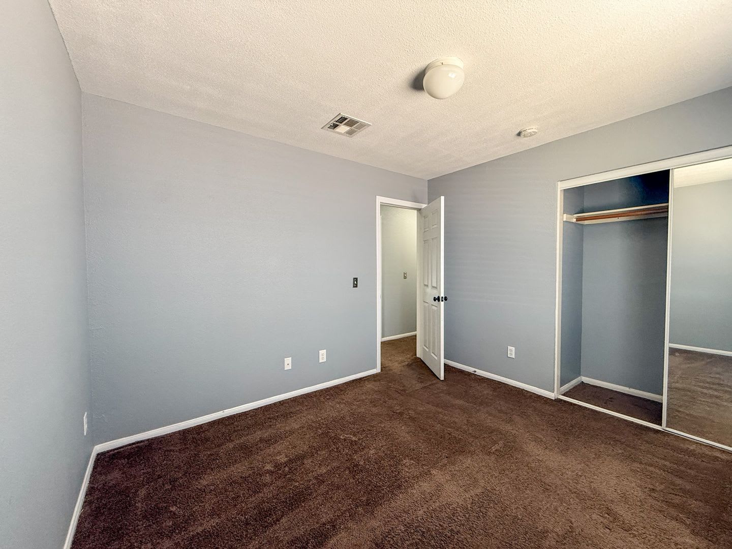 29 Palms Home with Attached Garage – photo 2