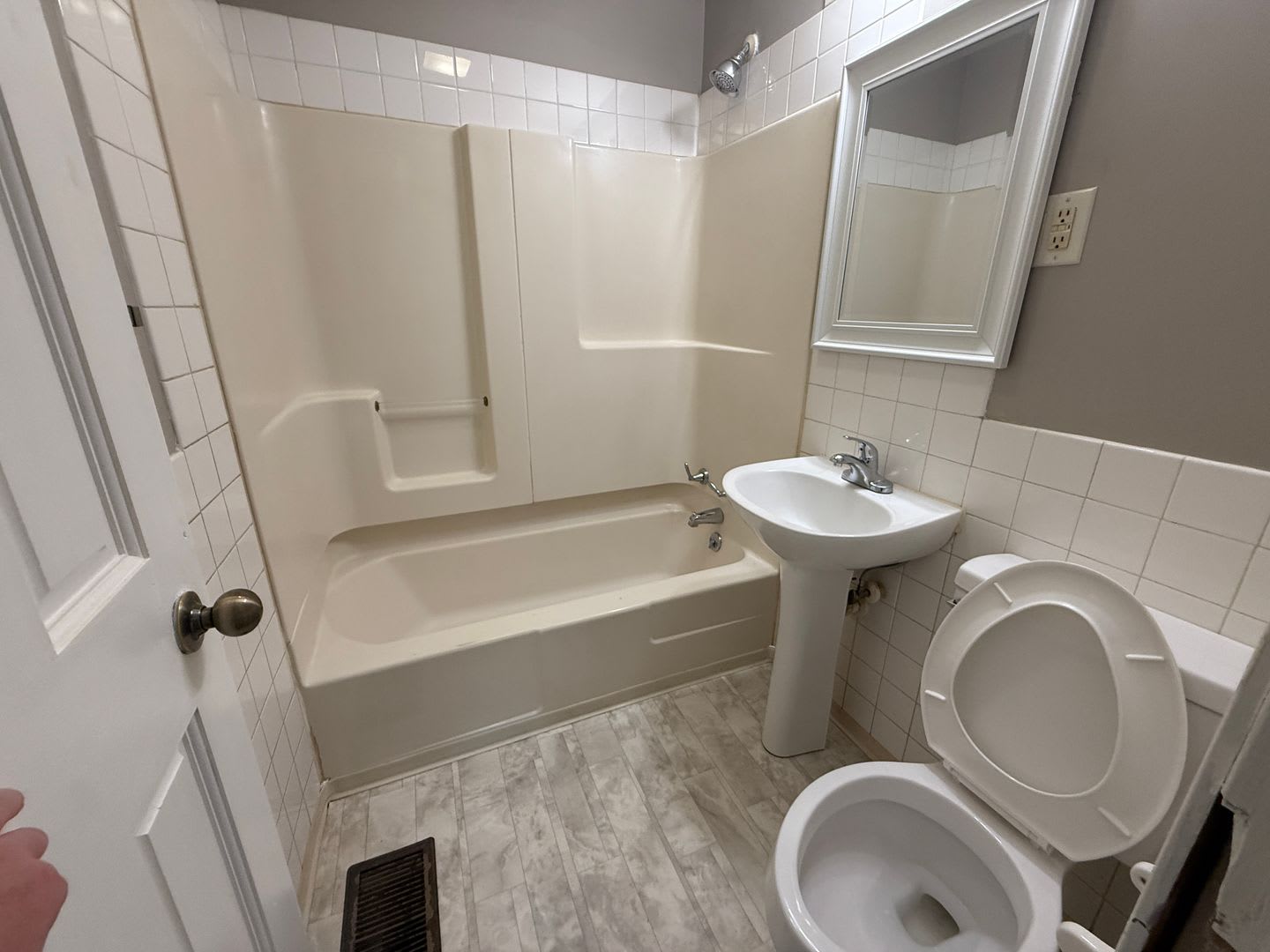 3 Bed 1 Bath REMODELED* Home! – photo 5