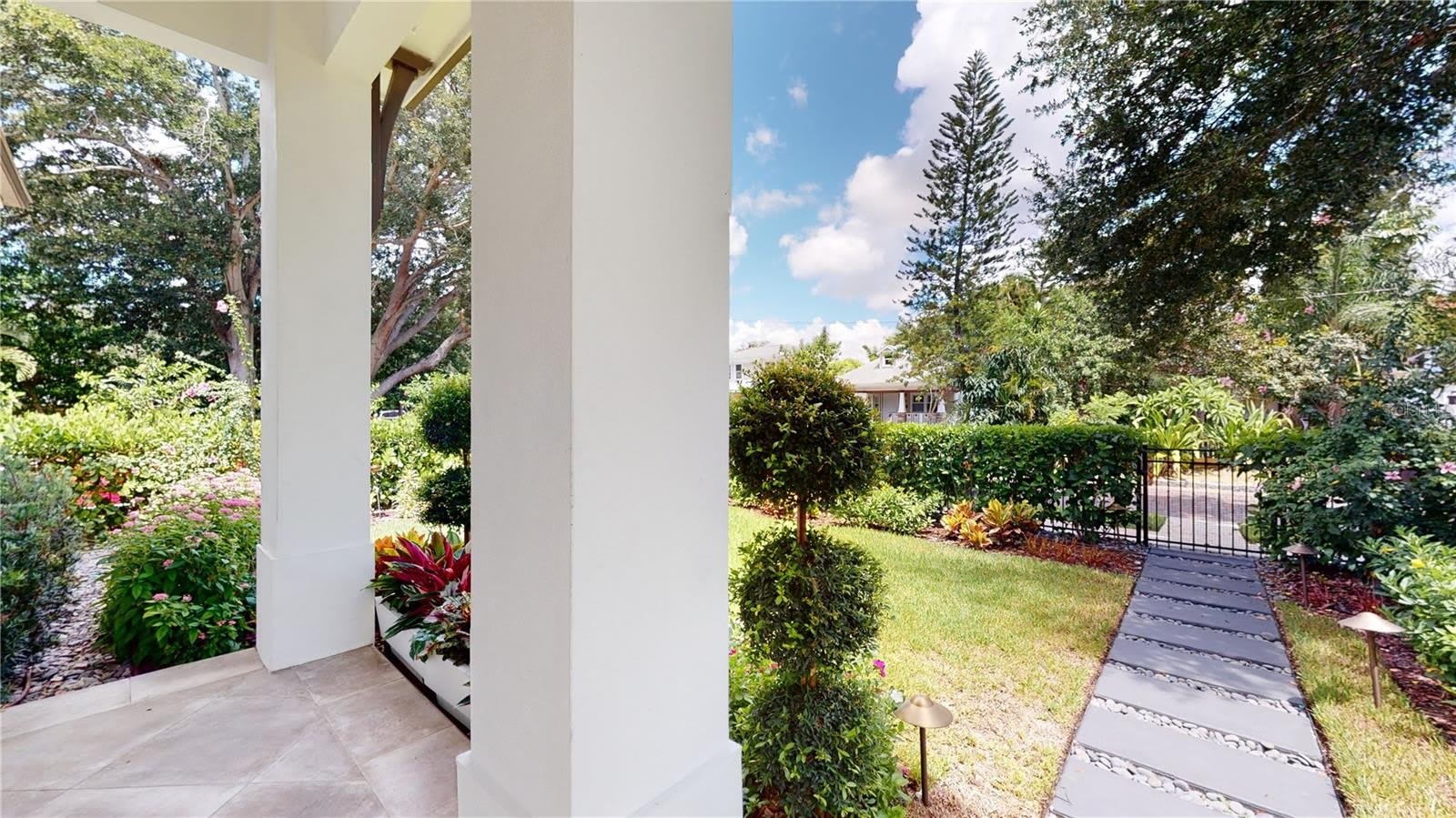 1068 19TH Avenue N – photo 4
